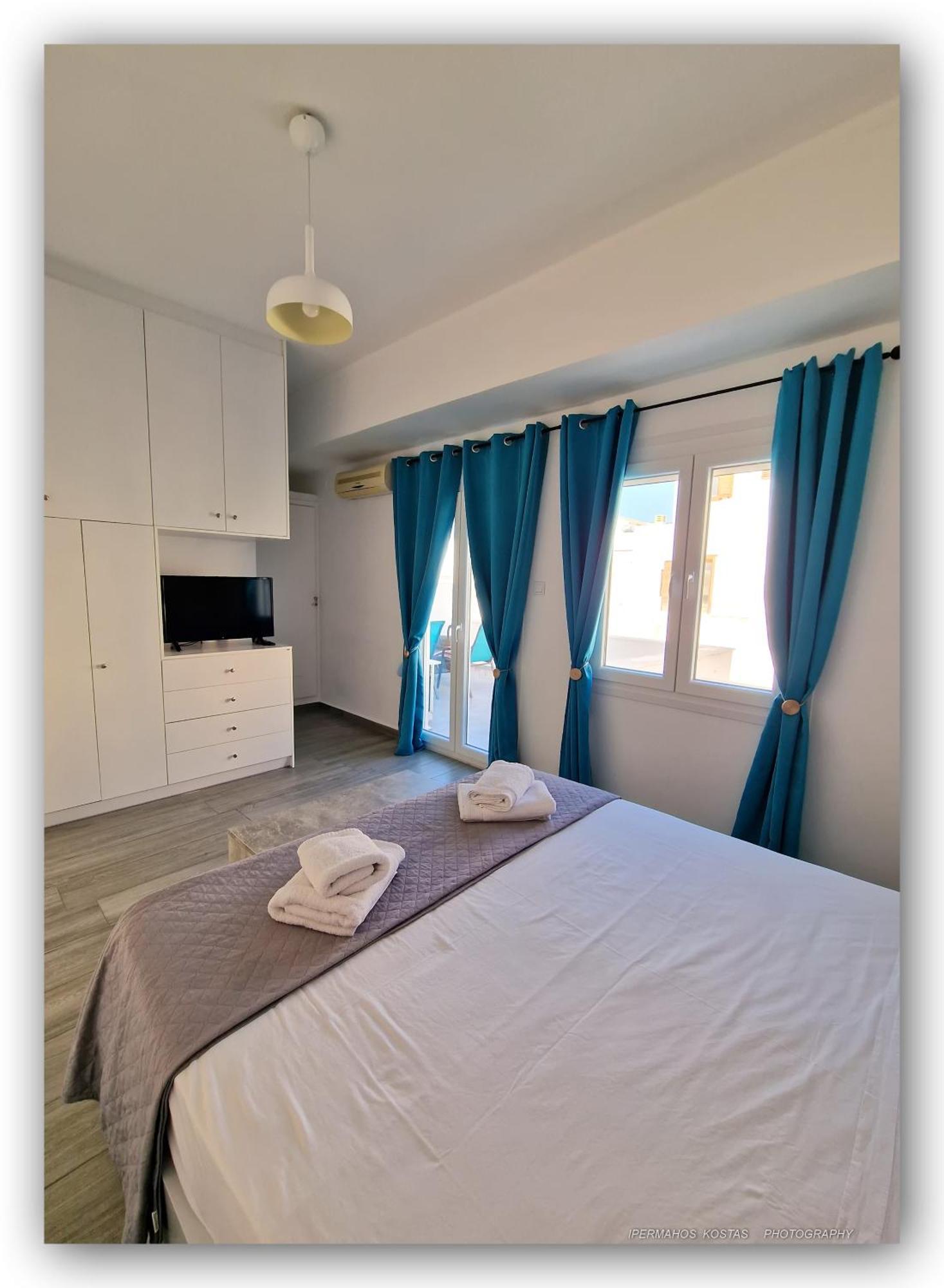 Welcome Home Syros Port Apartment Ermoupoli Bagian luar foto